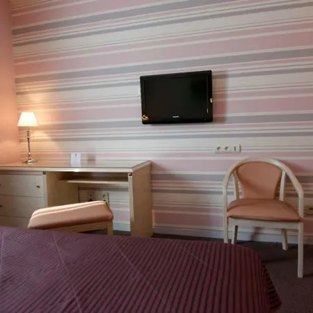 Le Manoir Hotel 3*